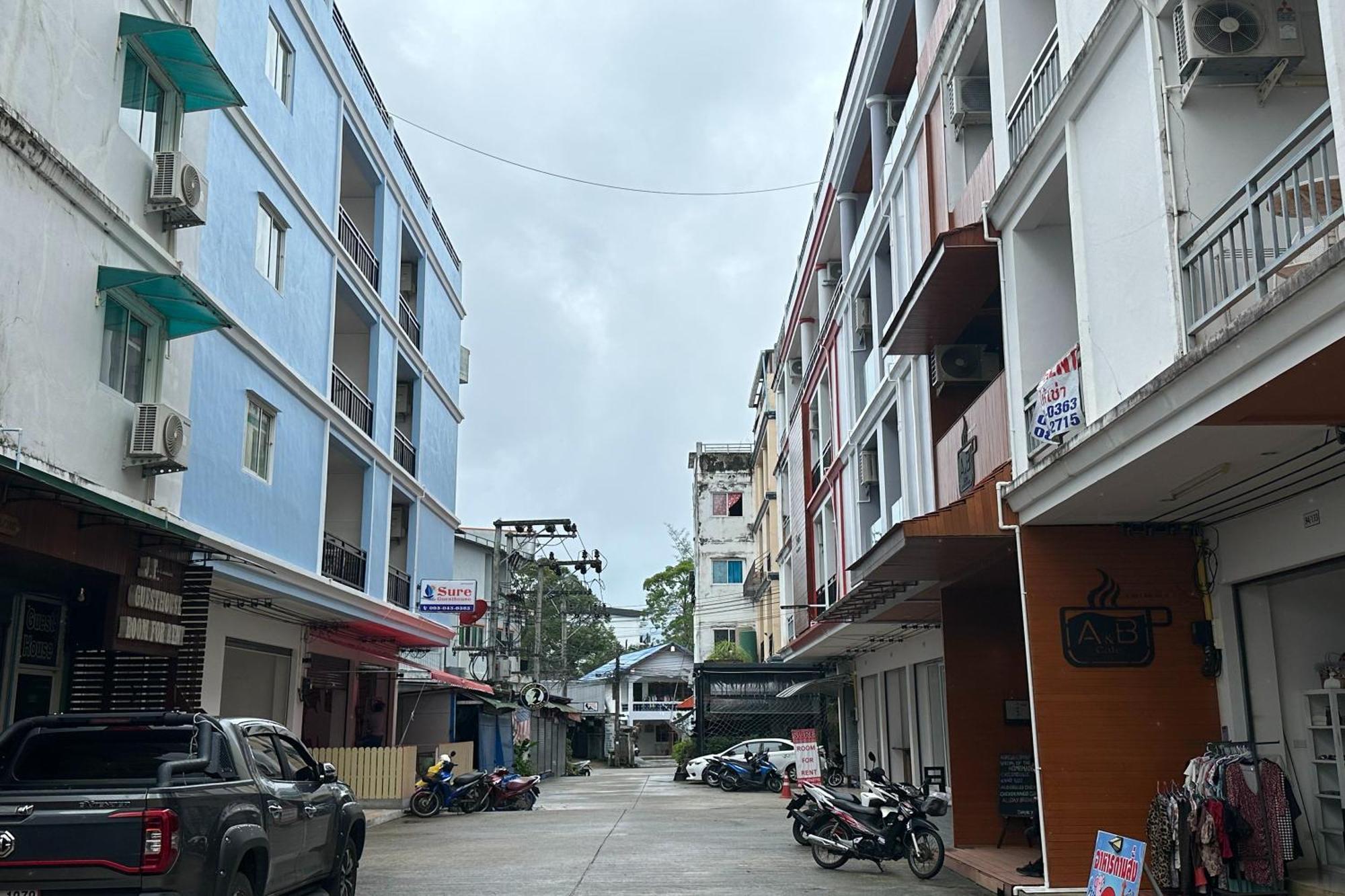 Sure Guesthouse Bãi biển Kamala Ngoại thất bức ảnh